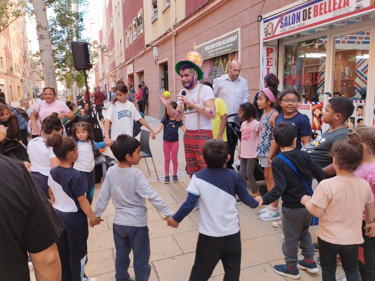 22 entidades del barrio se organizan para crear un evento por la vuelta del servicio de Pediatría en el Cap Turó!!!

<a href="/manelbalcells/">Manel Balcells</a> <a href="/Esquerra_ERC/">Esquerra Republicana</a> ¿Tenéis algo que decir a las familias de estos barrios? Esperamos una respuesta a nuestra reivindicación
