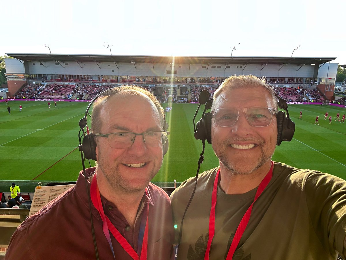 It’s even sunny in Leigh!! Tonight’s @SuperLeague action is @LeighLeopardsRL v @SalfordDevils with @DaveWoodsSport and myself live on Mix from 8pm @SkySportsRL