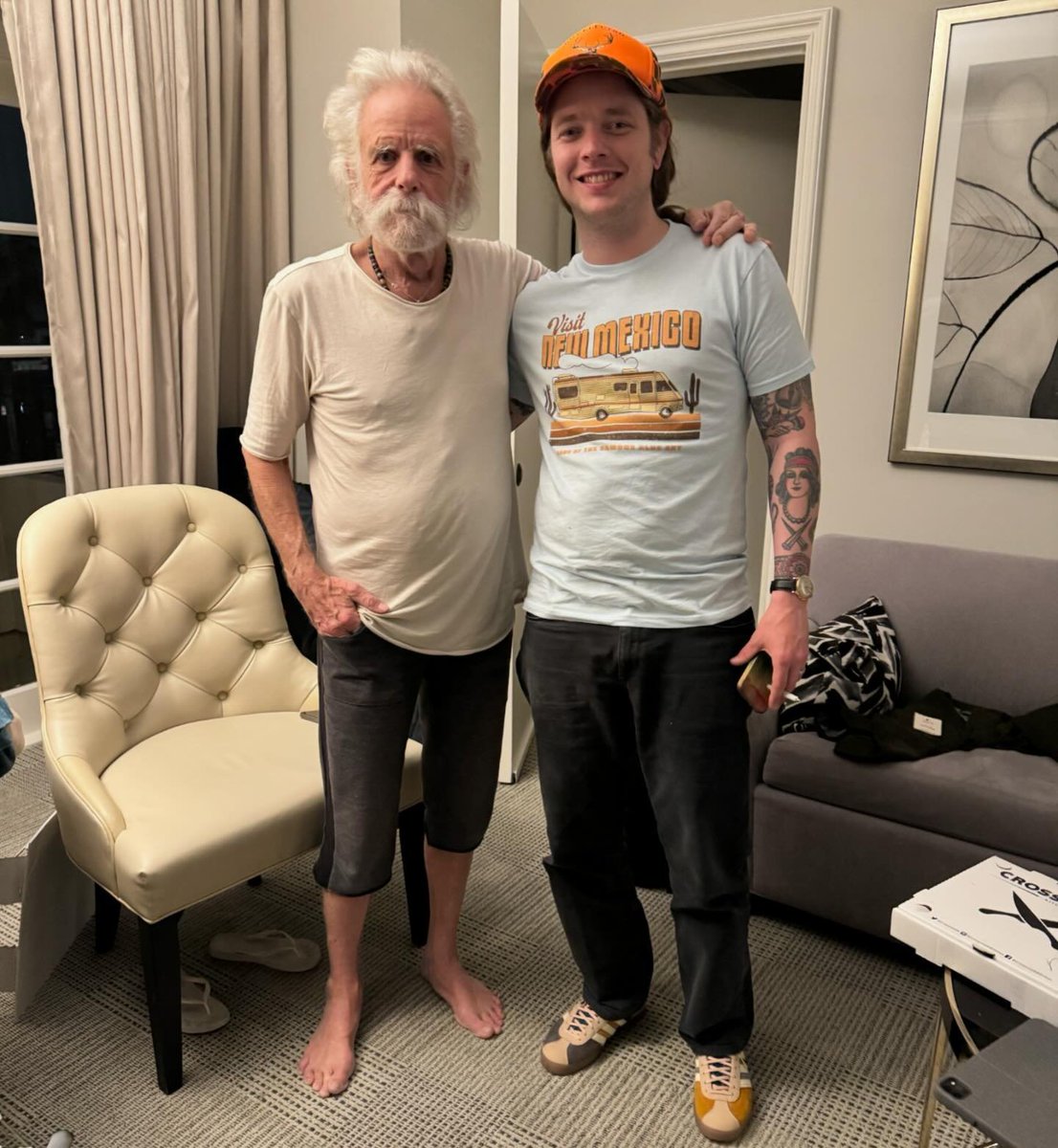 Good to visit with you last night @BobWeir!! I don’t know what the roofs like out there at the sphere but I’m sure you’ll figure out a way to tear it off ❤️