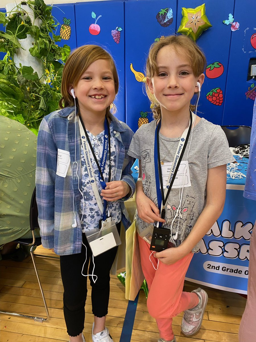The WalkKit is a hit with @palmer_panthers at today’s health fair! Which podcast episode do you think these students are listening to? #WalkListenLearn @HealthierGen