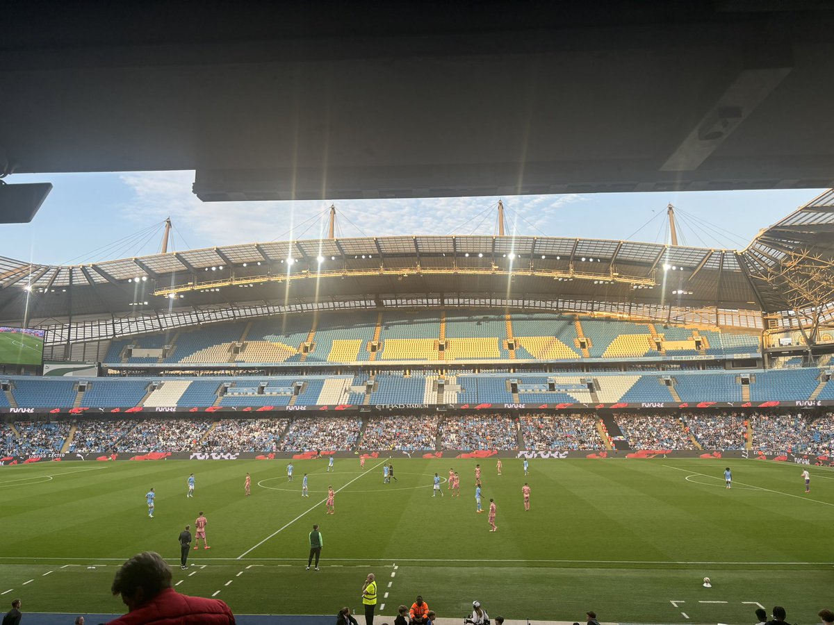 olivermSJ's tweet photo. Half time here at the Etihad. Nothing to seperate the two sides as they go into the break goalless! 0-0 

#FAYouthCup https://t.co/l3elm9nEny