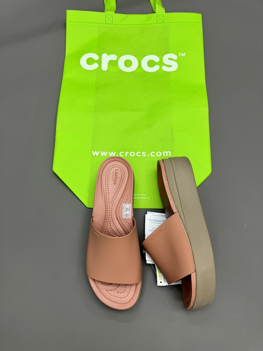 Delivery o’croc 🥰🥰 Another pair successfully delivered to Shomolu