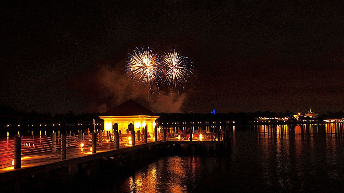 A little #FireworksFriday action from Narcosees quite a few years ago! #GrandFloridianResort