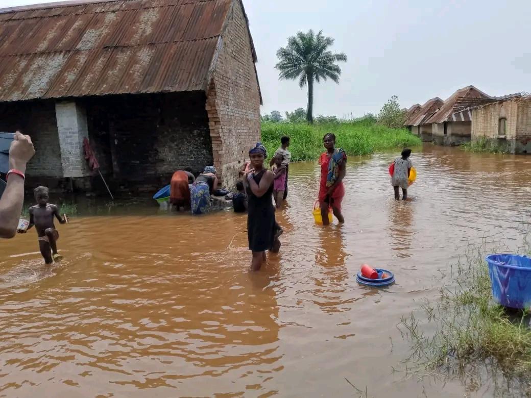 Dramatic situation this Friday, May 10, in Dima Lumbu, a neighborhood located 12 km from downtown Bandundu (Kwilu), following the overflowing of the Kasai River. (DRC) @radiookapi