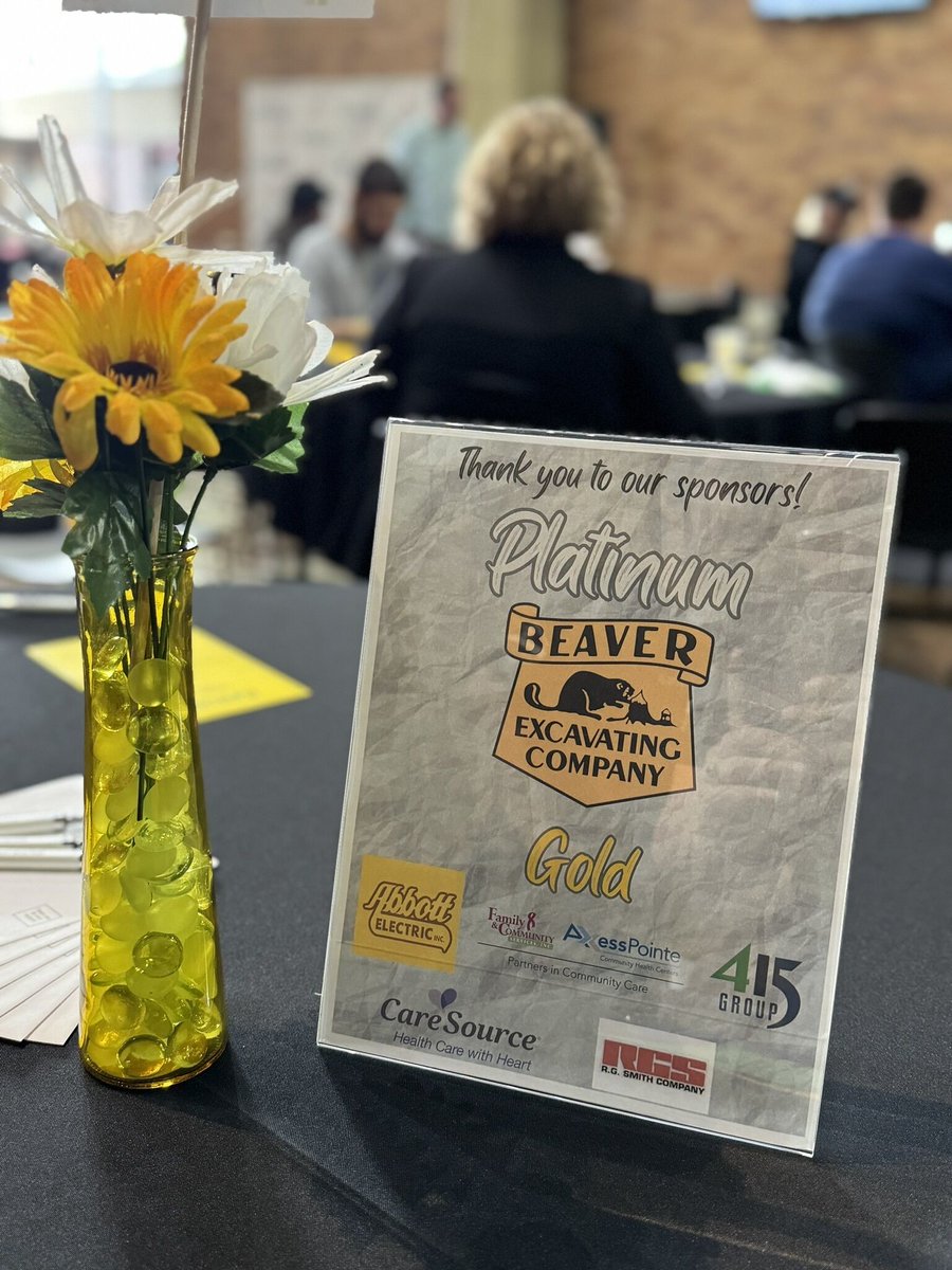 ProjectREBUILD1's tweet photo. Wednesday's community breakfast was fantastic! @Rickonia's inspiring talk emphasized the power of perseverance. Big thanks to our sponsors, supporters, and attendees for making it a success! 🍳 ❤️ 🤩 

#Community #Breakfast #ProjectRebuild #Thankyou https://t.co/KDWPRwLDyb