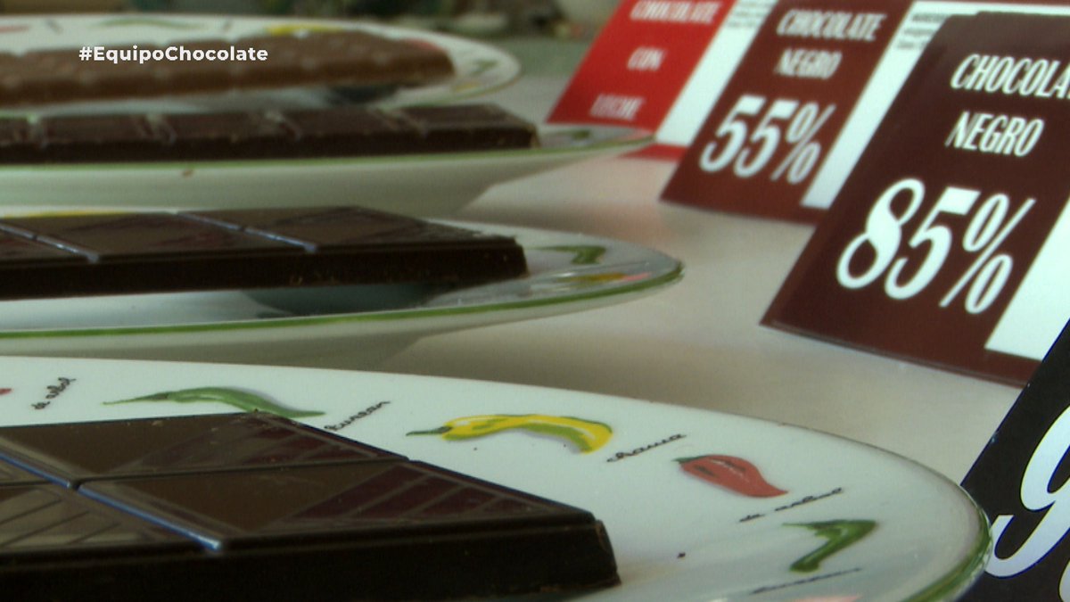 🍫 El chocolate negro se categoriza por el porcentaje de cacao que contiene. “Cuanto más cacao, menos azúcares hay pero más grasas incluye por esa manteca. En el 99%, encontramos 34 gramos de grasa saturada por cada 100 gramos de producto”. #EquipoChocolate