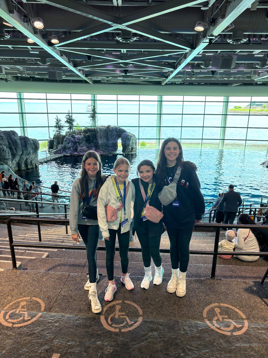 msnataliehanlon's tweet photo. We ❤️ Shedd Aquarium! @shedd_aquarium #smschicago https://t.co/gHkXils9mu
