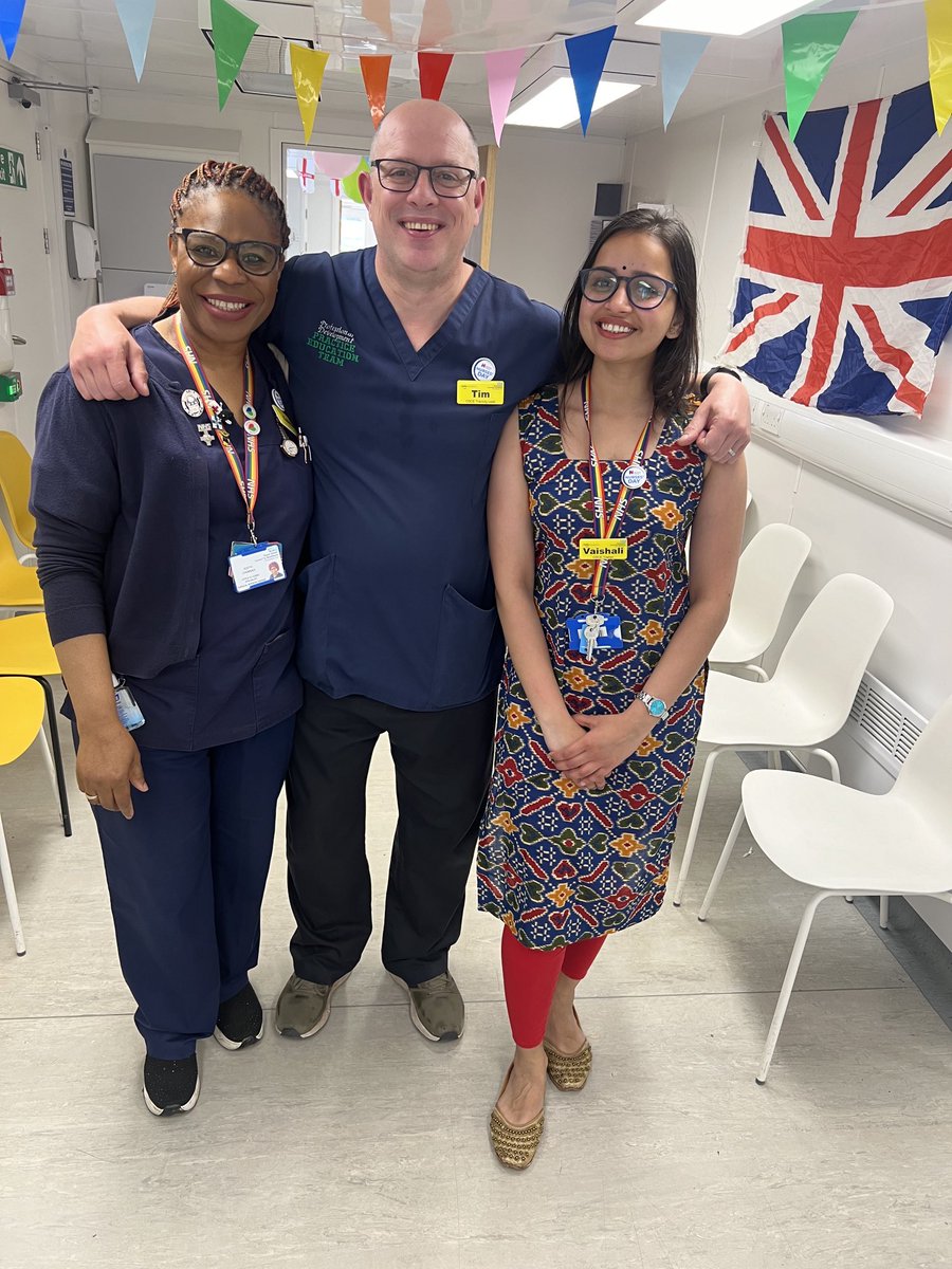 ChinnahEdith's tweet photo. Celebration 🙌 of our international nurses Day today at RDUHFT with @OatwayCarla &amp;@Tim Clarke who has worked tirelessly to make this day happen!!# Making a great 👍 difference https://t.co/ucVuMTTtkb