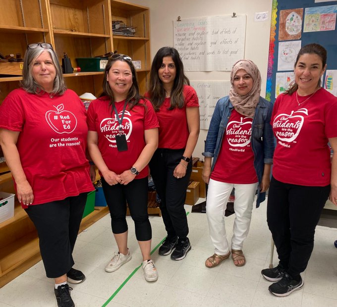 North Bridlewood JPS united in their #ETTRedforEd this week. Why? It's cause they're committed to standing up for better working conditions for teachers & learning conditions for students at the negotiations table #onted