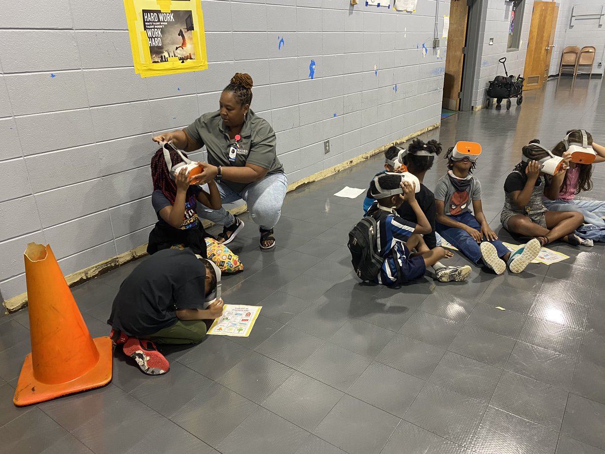 DelfredaC's tweet photo. Hanging out in VR 💫 Land at Chalkville Elementary School.  Students gazed at the stars 🌟 from locations around the world during STEM DAY 2024! @JEFCOED @JEFCOEDTech https://t.co/BZ7X7aaEnc