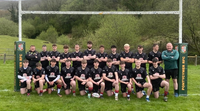 🔰THEN & NOW🔰 Our youth section have just completed a successful inaugural season after 13 long years in the wilderness, pictured is our last Youth XV from 2011 and the new kids on the block, class of 2024. @valley_ravens @timdobbsphoto @ospreyscup 🦅