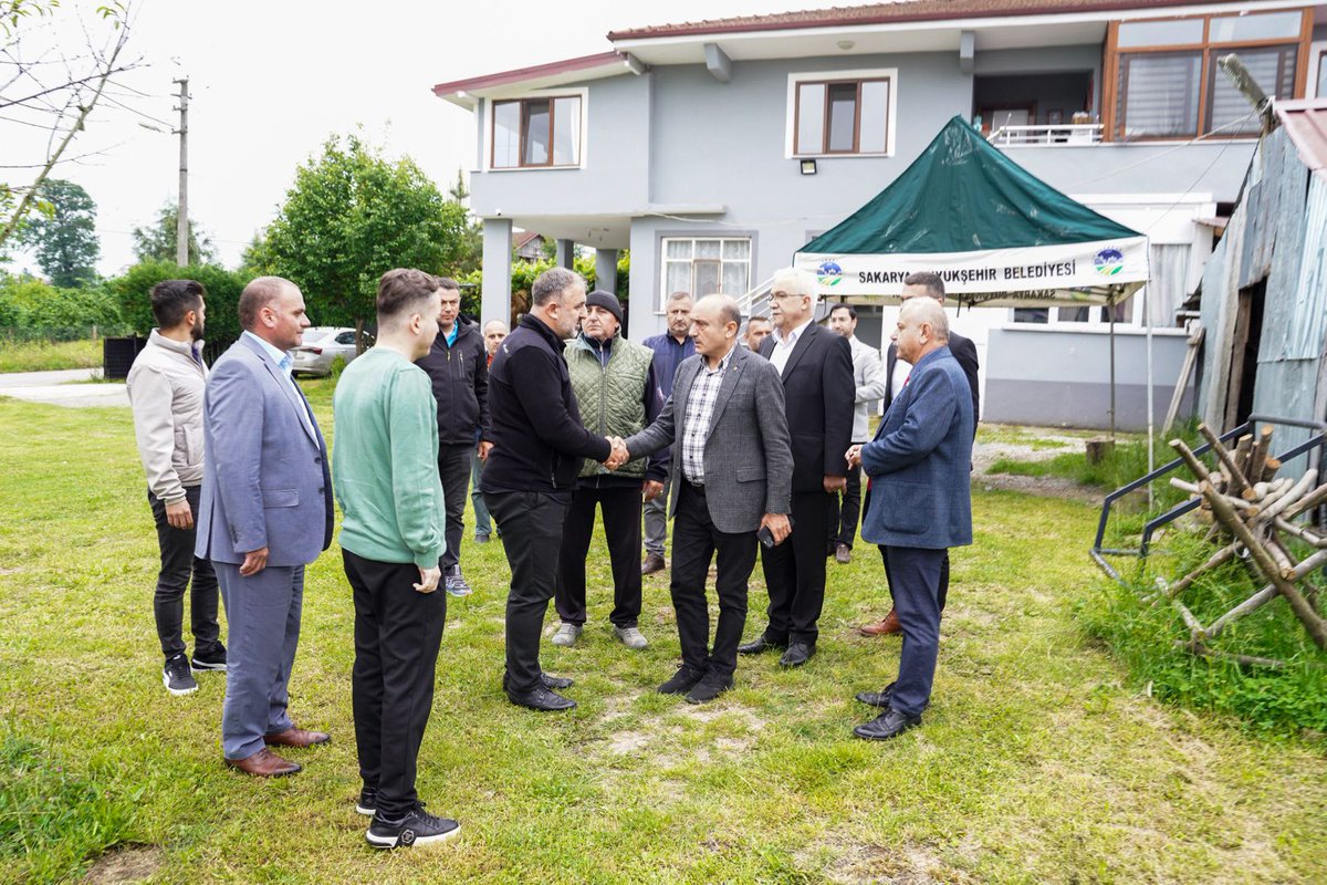 Babasını kaybeden Sendikamız Genel Sekreter Yardımcısı Yahya Bilgin'in baba evine taziye ziyaretinde bulunduk. Merhum Adil Bilgin'e Allah'tan rahmet, Yahya kardeşim ve ailesine başsağlığı diliyorum.