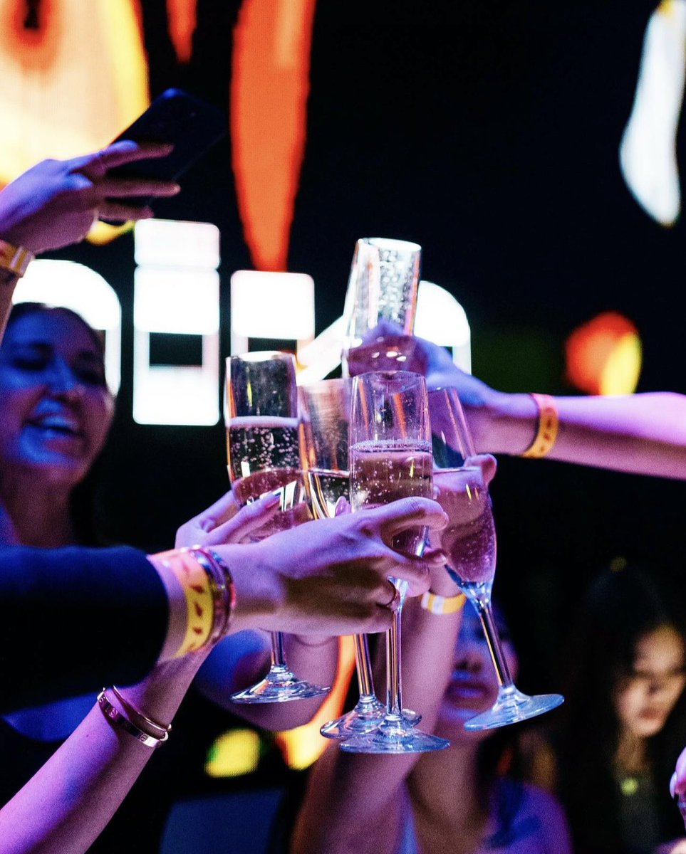 Cheers to the weekend. We’ll drink to that! 😎