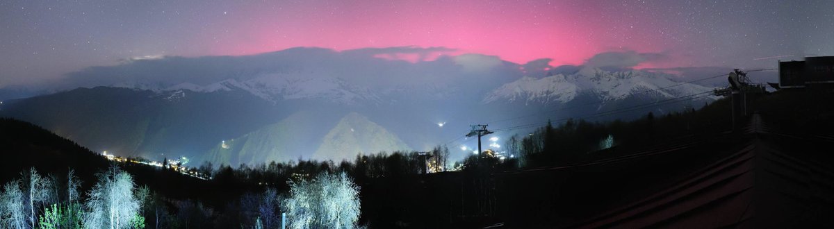 sikaheimo's tweet photo. @TamithaSkov Spotted some red aurora in a webcam, located in Georgia near Mt. Elbrus, at 43°N!
https://t.co/lOK7pa9KPw

Anxiously waiting for the night to get darker here upnorth... https://t.co/MCfGuKDINe