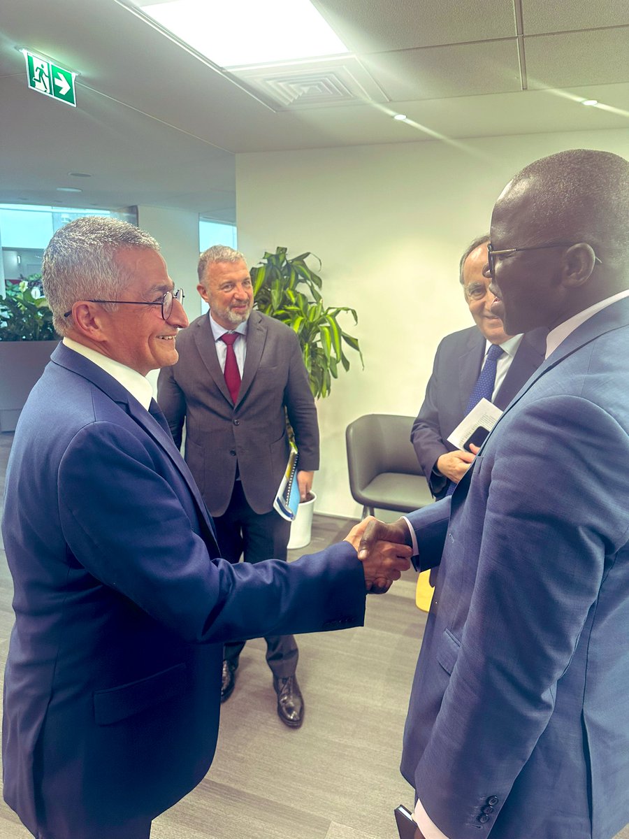 ousmanedione's tweet photo. Pleasure meeting @MOFLebanon Youssef El Khalil. The World Bank remains committed to support the Lebanese people amid crises. We discussed support in key sectors of renewable energy, water and digitalization to help Lebanon transition to recovery and resume growth. https://t.co/pPSzEGMqjw