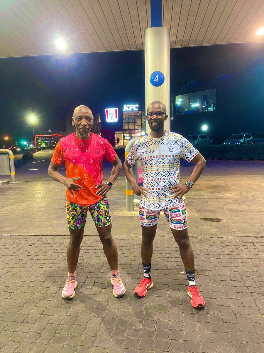 Friday Tempo 👊🏽🤘🏾🤘🏾”Giving up is not an Option”
#skhindigang

 #runningwithtumisole
#totalsportsruncrew 
#homeofrunning 
#totalsports_sa 
#gilnokiesocks
#ipaintedmyrun
#trapnlos