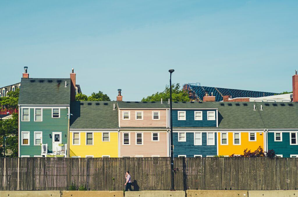 ABGCommercial's tweet photo. The BPDA approved a. development project on the Mystic River, including office space, labs, residences, and a new waterfront park. ️ Construction is expected to begin in 2026 and bring more housing and jobs to the area. #Charlestown #BostonDevelopment https://t.co/XyfxsnPR0u https://t.co/BMEea2THva