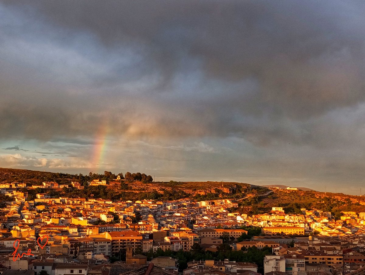 Se puso rara la tarde... 😶 #AlcaláLaReal #primavera #Mayo #arcoiris🌈