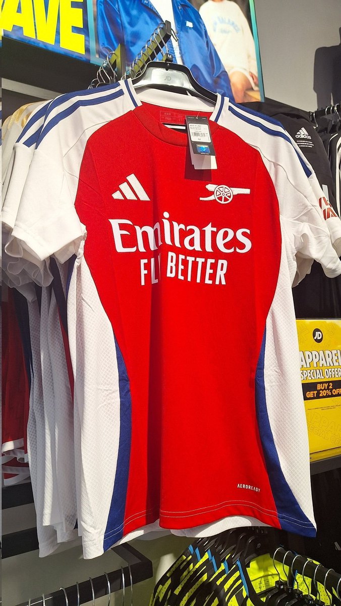 🚨 The Arsenal 24/25 Home Kit seen in store at JD Sports 🔥