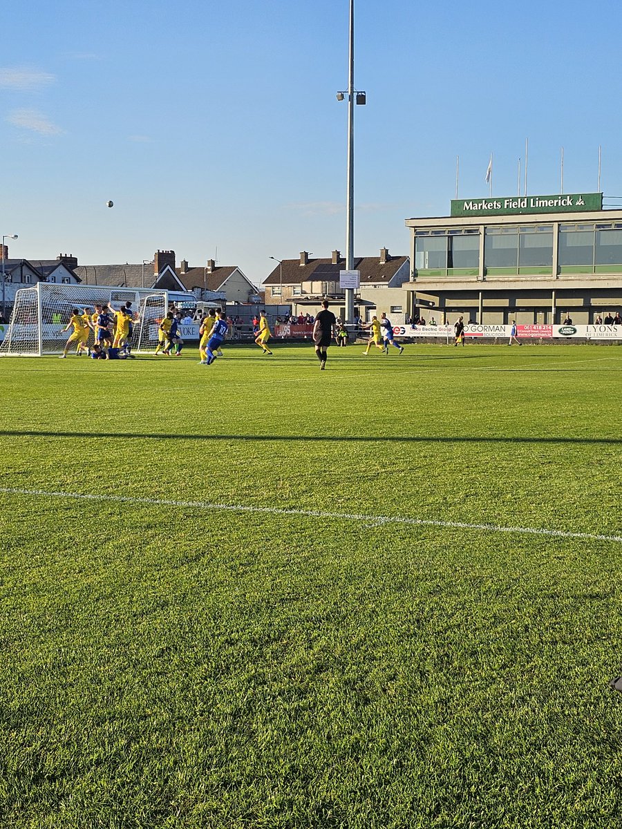 A beautiful evening for a game of football at the Markets Field in Limerick as @Treatyutdfc take on the @WexfordFC Youths...