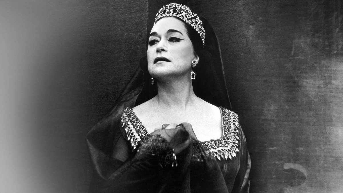 Dünya'nın en önemli opera sanatçılarından biri olan soprano Leyla Gencer'i aramızdan ayrılışının yıl dönümünde minnetle anıyorum.

Yıllardır dile getirdiğim üzere; hayattaki tek kırmızı çizgimdir.

İyi ki bu dünyadan bir #LeylaGencer geçti.
