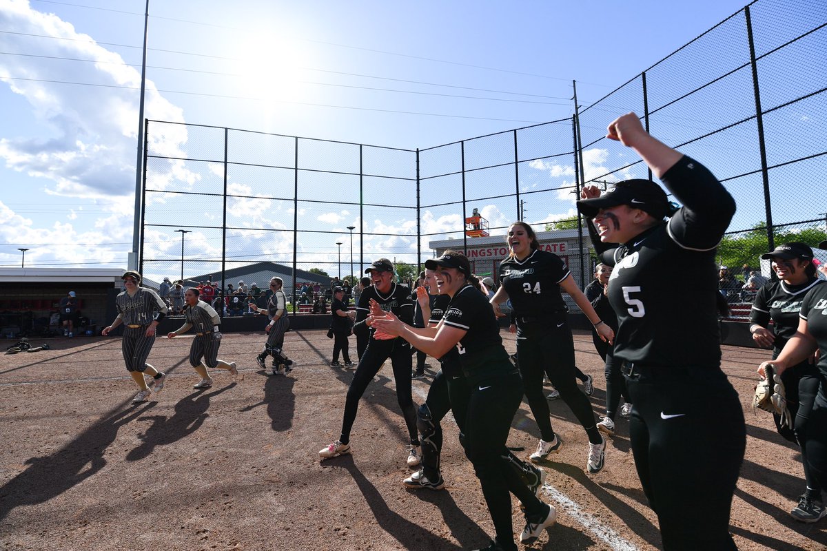 Extra-inning wins just hit different! 

#GoVikes💚
