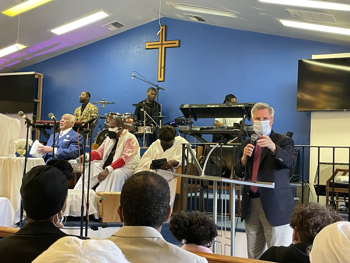 GDCahill's tweet photo. 100 Years young and here’s to another 100 years of service the community!  Rev. Rouse, First Lady Shirley &amp; Macedonia Free Will along with guest Pastor Dr. Rev. Ken Saunders, myself &amp; Mayor Wahler spent time celebrating in CHURCH!  💯 #communityservice #dedication https://t.co/pk2BLze6rD