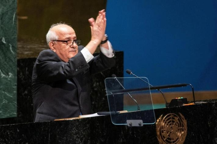 @ONU_fr : La résolution « constate que l'État de #Palestine remplit les conditions requises pour devenir membre » de l'#ONU. Elle demande ainsi que le Conseil de sécurité « réexamine favorablement la question ». Par une majorité écrasante l'AG des #NationsUnies (143 voix pour, 9…
