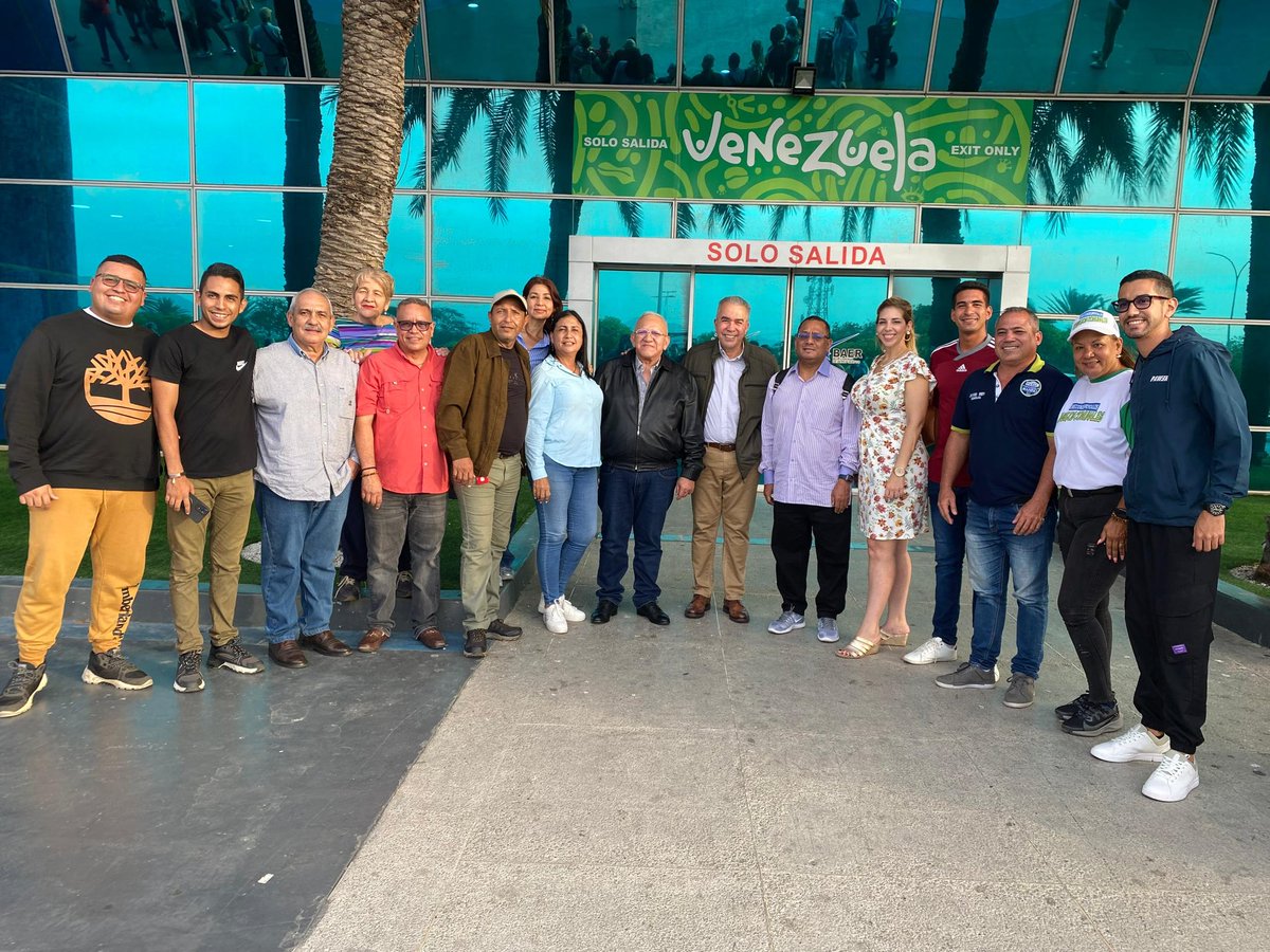 ¡Llegamos a la Perla del Caribe! 📍

Acompañado del Secretario Nacional de Organización <a href="/ADNixonM/">Nixon Maniglia</a>, el <a href="/DipRonderos/">Oscar Ronderos</a>, miembros del CEN #AcciónDemocrática y nuestro candidato presidencial <a href="/Luisemartinezh/">Luis Eduardo Martínez</a>, llegamos a la Seccional Nueva Esparta. 

Mañana, sábado #10May estaremos junto