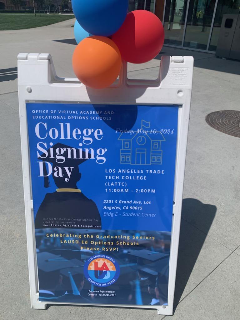 Today, we commemorated the achievements of the graduating seniors from Educational Options Schools during LAUSD's College Signing Day. We applaud and recognize the over 200 high school students who celebrated their commitment to continue their educational journey.