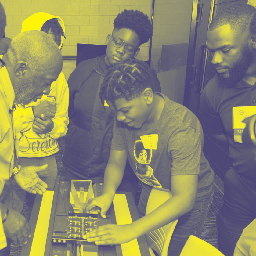 Join @UnitedWayAAP on June 21st for a Day of Service! It'll be a fully immersive volunteer opportunity focused on youth in STEAM! Sign up today: uwatl.org/4bs8Hff