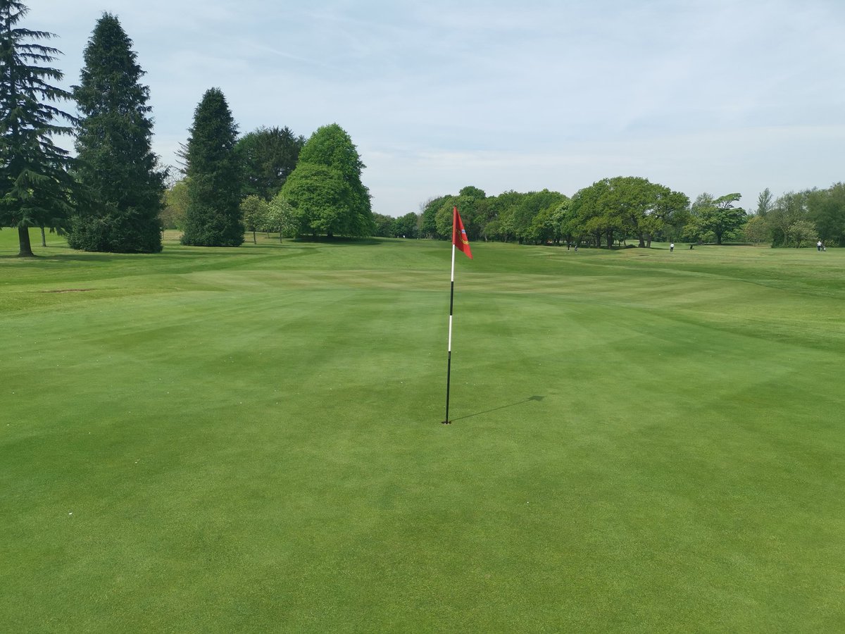 Marc12534024's tweet photo. Great catch up with Julian today @Radyrgreenkeep1
Fantastic surfaces 10 days after application of TX10 with reported increased sward density and great colour. 🔥🔥👏👏
@Aitkens_turf @terralift @radyrgolf https://t.co/3YgbWKxp8j