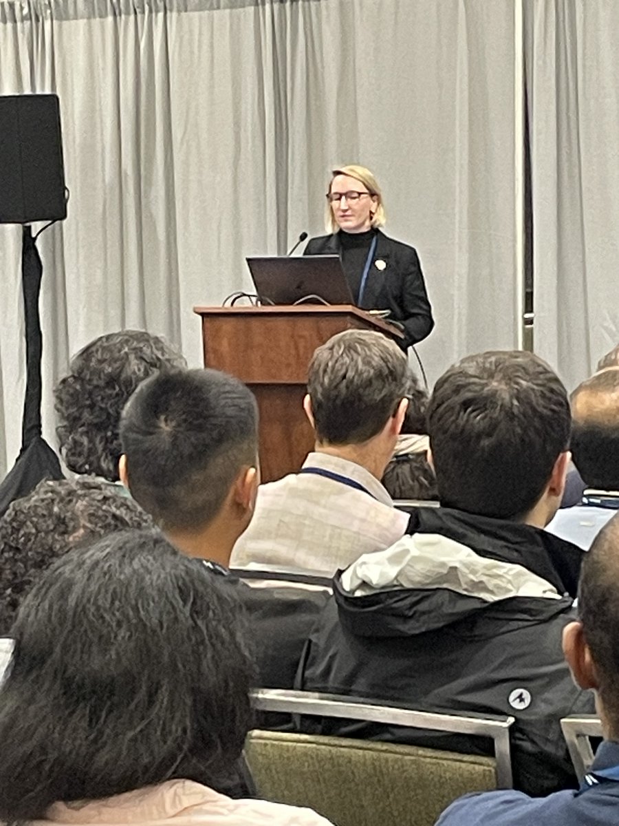 At #ARVO2024, the @NatEyeInstitute extramural staff hosted a session on navigating the NEI/@NIH grant process. Shown: Paek Lee, @cllantz (BRAIN). Other participants: Ed Clayton, Jimmy Le, Ashley Fortress, Renee Livshin, Susan Gillmor (@CSRpeerreview), Karen Smith, Brian Hoshaw.