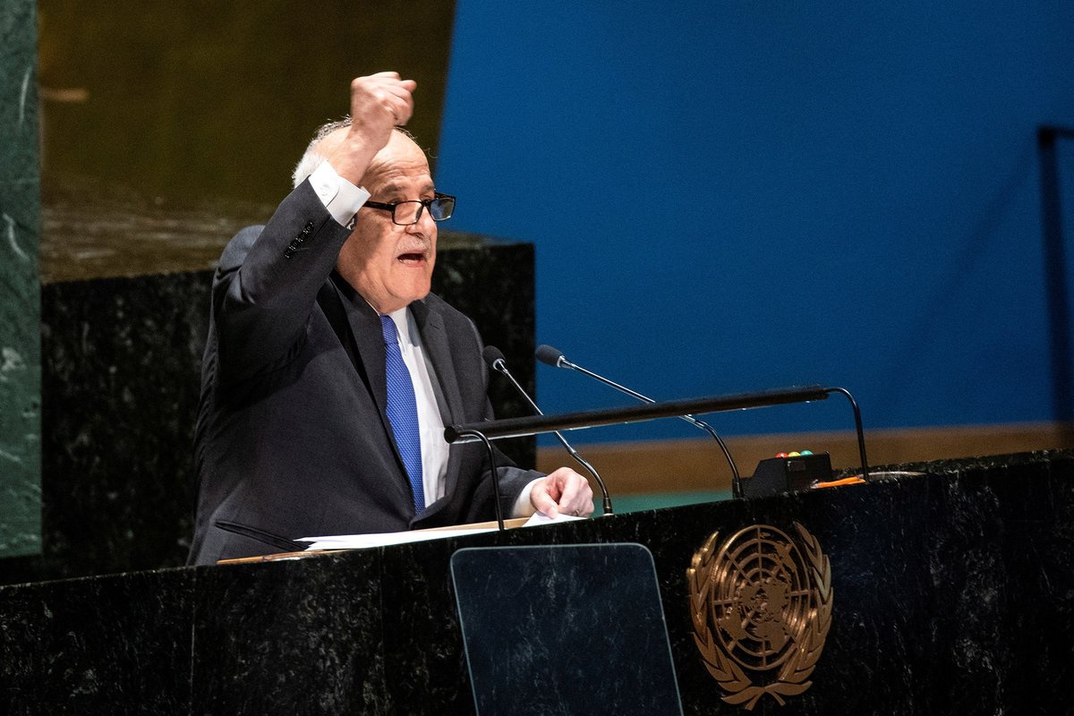 Embajador palestino en la ONU pronuncia un emotivo discurso en la sesión de la Asamblea General. 🔗 Sigue leyendo nuestro liveblog: cnn.it/3yftq7a
