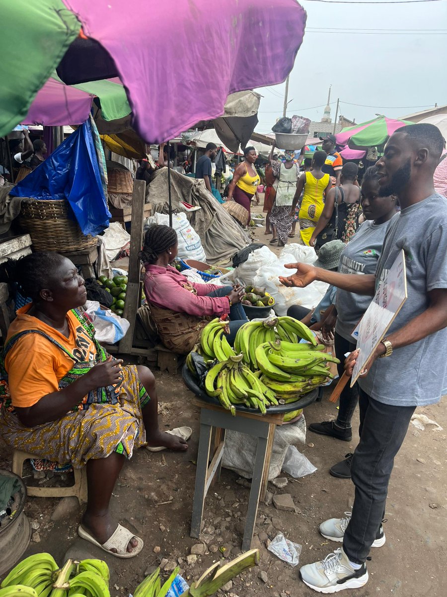 To crown our activities for #AQAW2024, we embarked on a risk communication activity on major streets in Accra like Makola, Tudu, Agbogbloshie, Kaneshie, and Lapaz. We engaged street vendors, drivers, market men and women, and pedestrians. It was massive! #CleanAir is a must!