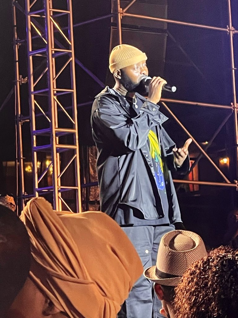 OkeensOi's tweet photo. Kenzo was too humble #RayGLiveConcert https://t.co/dfI0Nwxkx7