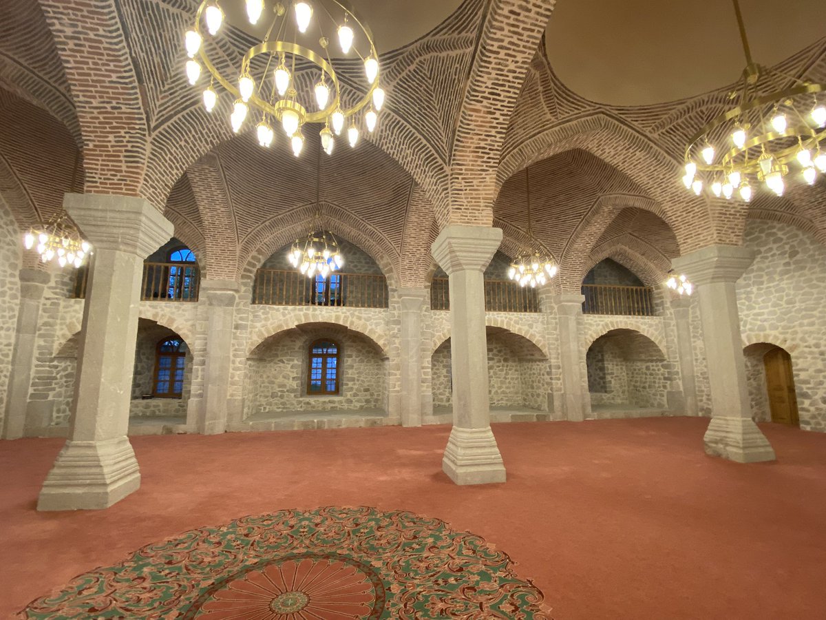 Kalemkaraydogan's tweet photo. #yuxarıgövherağamescidi #shushaazerbaijan #kalemişi #mimarirestorasyon #fineart https://t.co/MfM8uv8unY