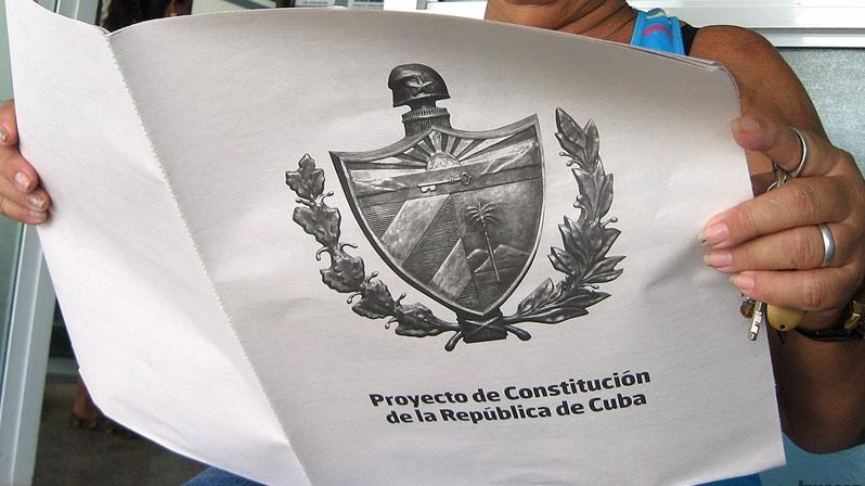 #Cuba🇨🇺 protege y reconoce los derechos de las personas LGBTIQ+ La nueva Constitución prohíbe expresamente la discriminación por motivos de orientación sexual e identidad de género. #CubanosConDerechos #DDHHCuba