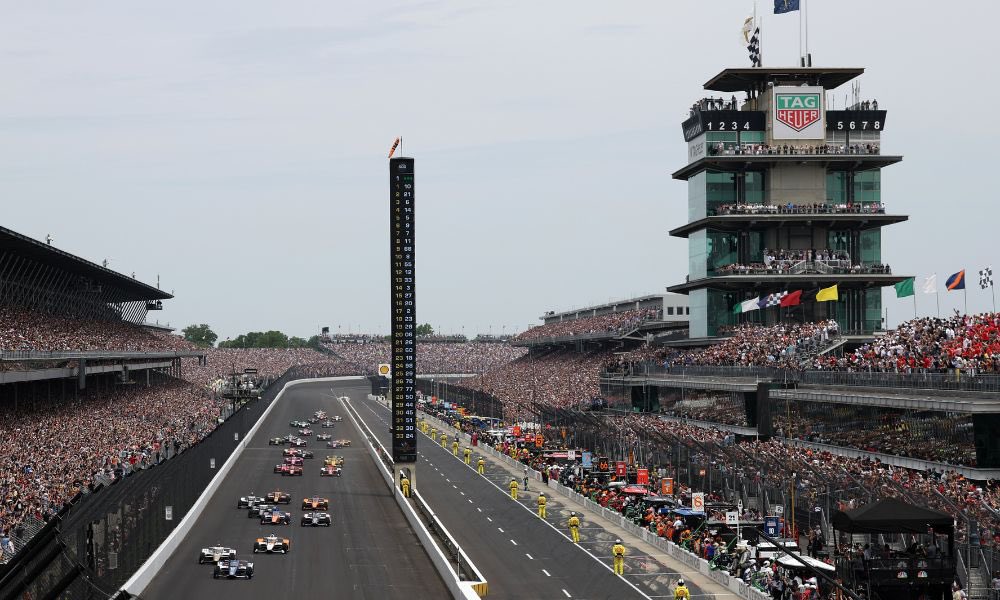 It’s the Month of May which means Indy is buzzing! 🏁 With this weekend’s #IndyGP, we have some good news and bad news… Bad News? Light rain moves through #IMS during the morning on Saturday around when gates open🌧️ Good news? Chances should clear out by ~8 AM SAT and not