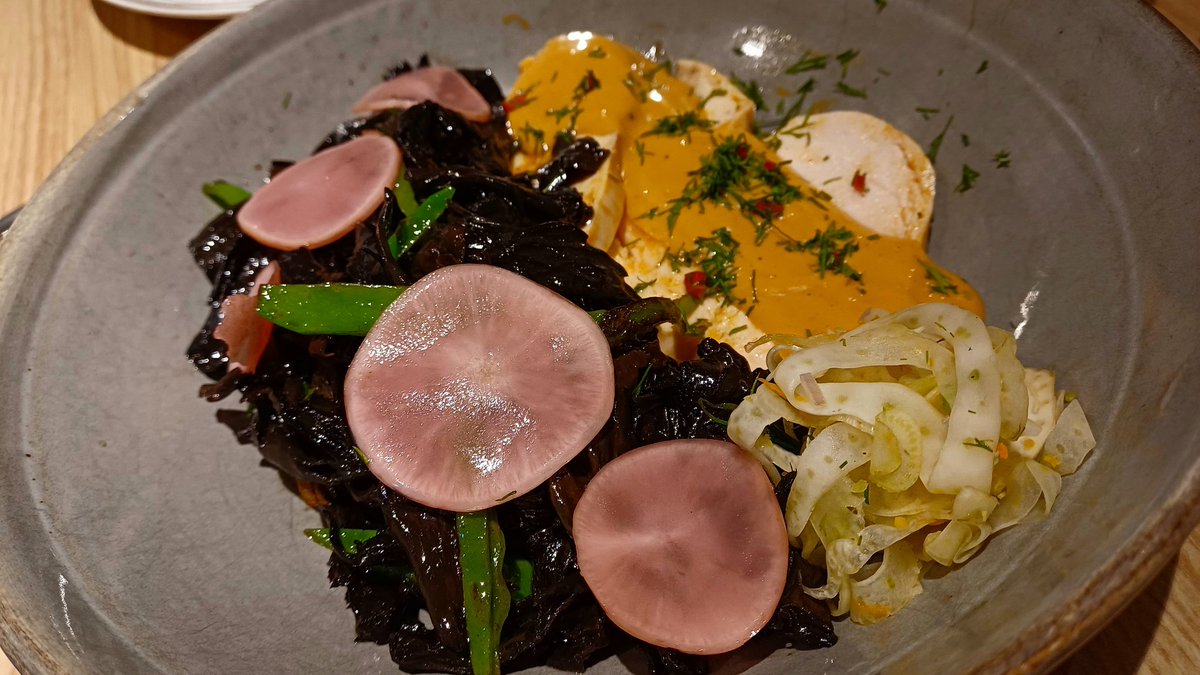 Empieza la cuenta atrás para el merecido descanso estival setero en #ElBrote 🍄🍄
Como ven, sigue siendo un fiestón.
Corred, insensat@s!!!
#LaLatina #Madriz