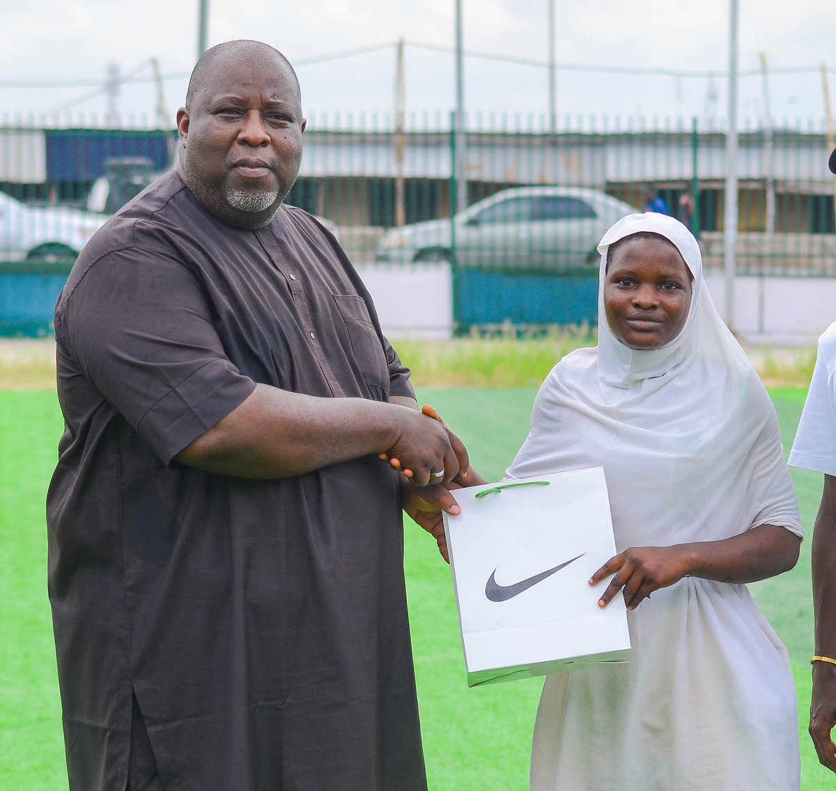 AOAcademy's tweet image. Snaps 📷 from the 3rd edition of the Asisat Oshoala Academy School Project! 🌟 at Oko Baba Youth Centre, Ebute Meta.

This is with proud support from Nike and Women Win.

 Let&apos;s empower the next generation of leaders together! 💪⚽️

#SchoolProject