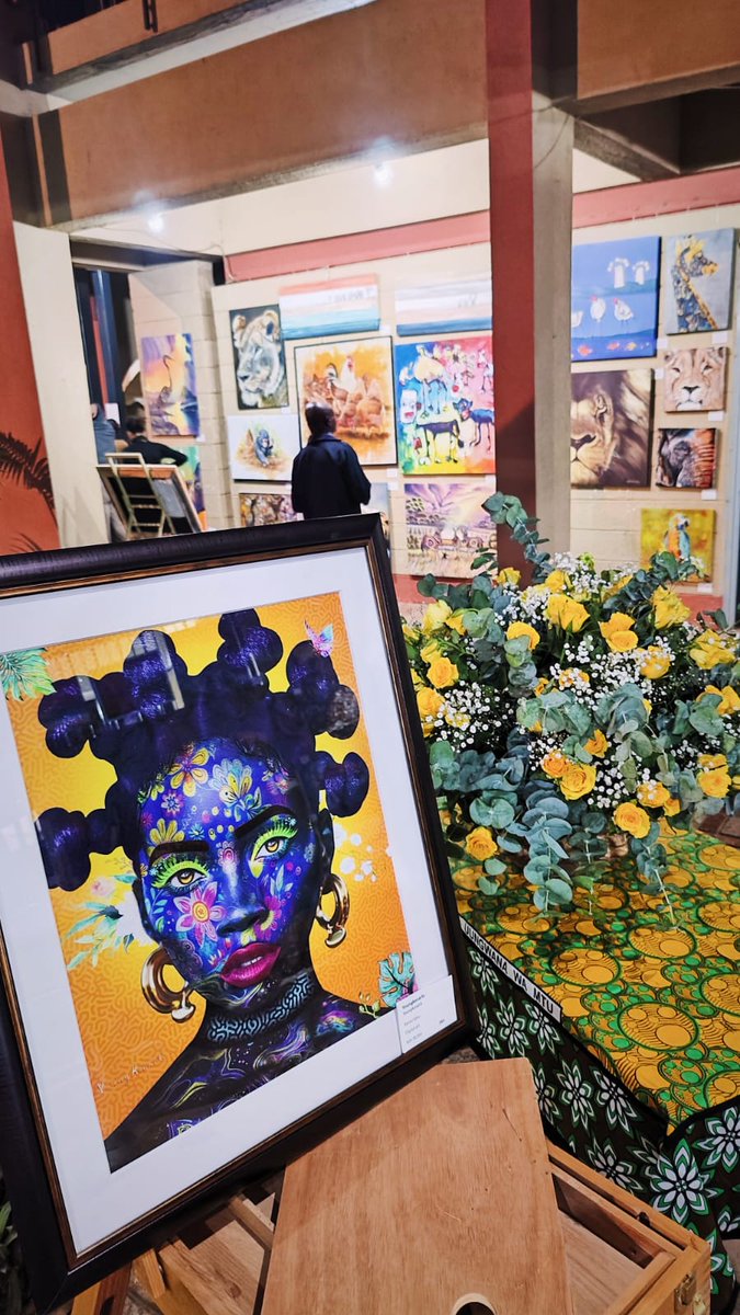 And that's a wrap! What a night! Almost 700 people attended the opening night. Great art, great atmosphere, great visitors, great fun. The #AffordableArtShowKe continues 11-12 May. Doors open 10am. Art classes, live painting, kids activities - check at bit.ly/16ArtSchedule