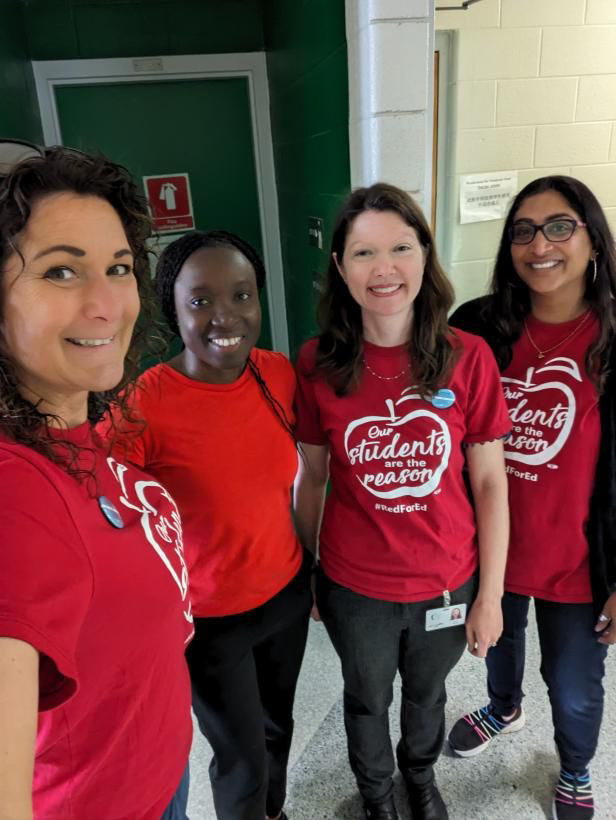 David Lewis united in their #ETTRedforEd this week. Why? It's cause they're committed to standing up for better working conditions for teachers & learning conditions for students at the negotiations table #onted Thanks to Linda for the photo!