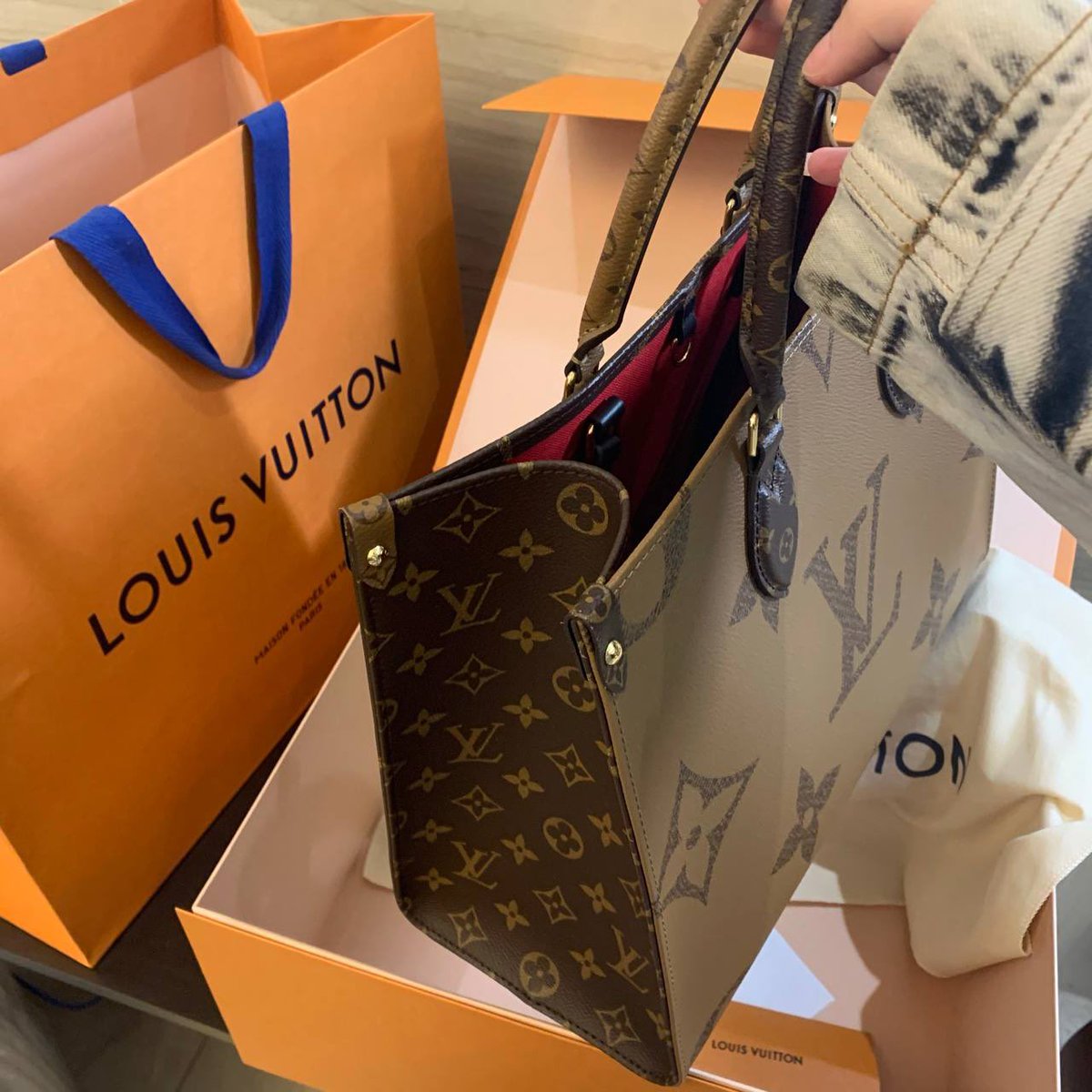 #LVHandbags #LouisVuitton #Fashionista #StyleInspiration #LuxuryLifestyle #BagObsession #DesignerAccessories #FashionForward #TreatYourself #NewAddition #MustHave #AccessorizeInStyle #LuxuryFashion #DesignerBags #StatementPieces #FashionGoals