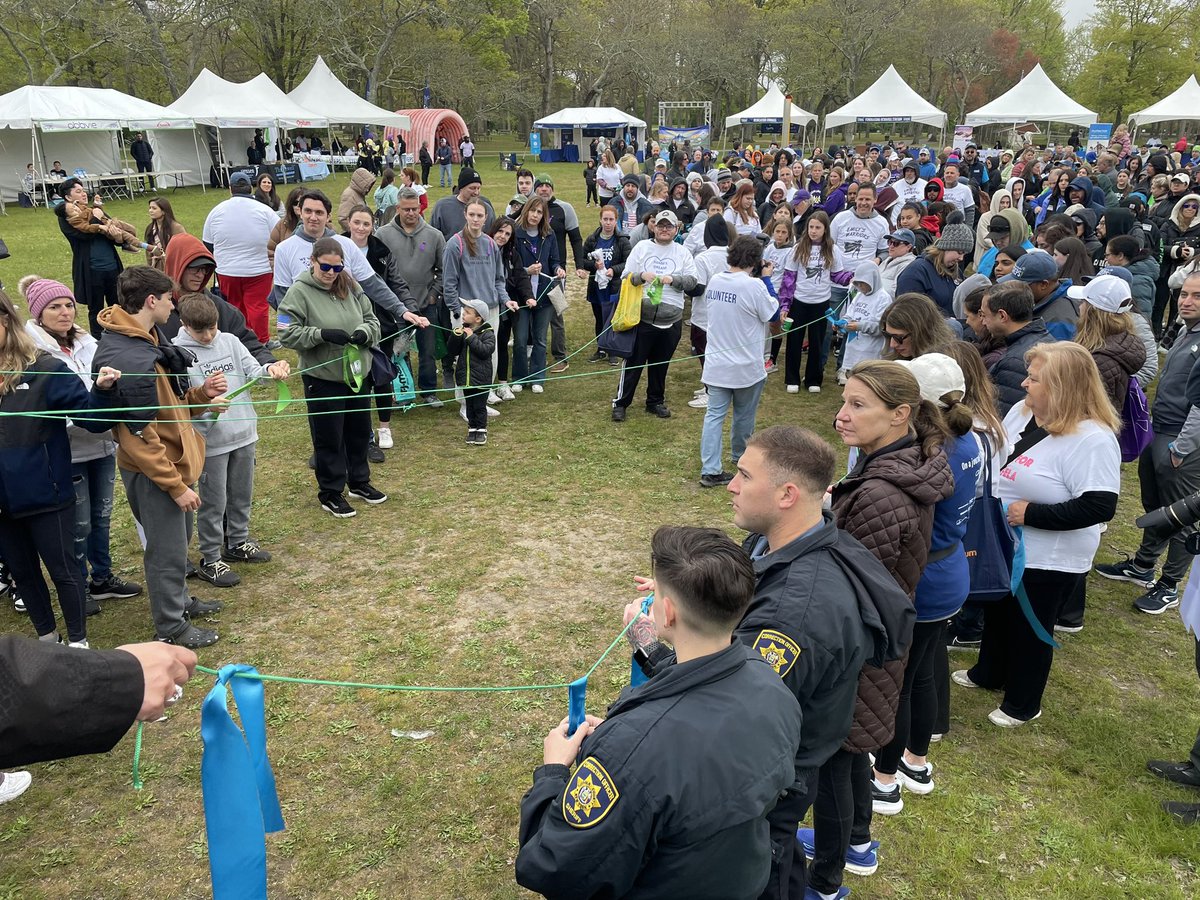 Members of the Sheriff's Office attended the Crohn's and Colitis Foundation's annual LI Take Steps walk to support our LI community members who suffer from Crohn’s disease and ulcerative colitis. They stood along the route, giving high-fives to the hundreds of walkers!