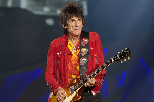 Rick Barnes will be attending #Vegas #RollingStones’show. He once toured the globe with #RonnieWood decades ago. Barnes is “the fixer,” alcohol/drug addiction counseling,general wellness consultation,to high-achieving clients.He moved to Vegas in 2019. (Las Vegas Review-Journal)