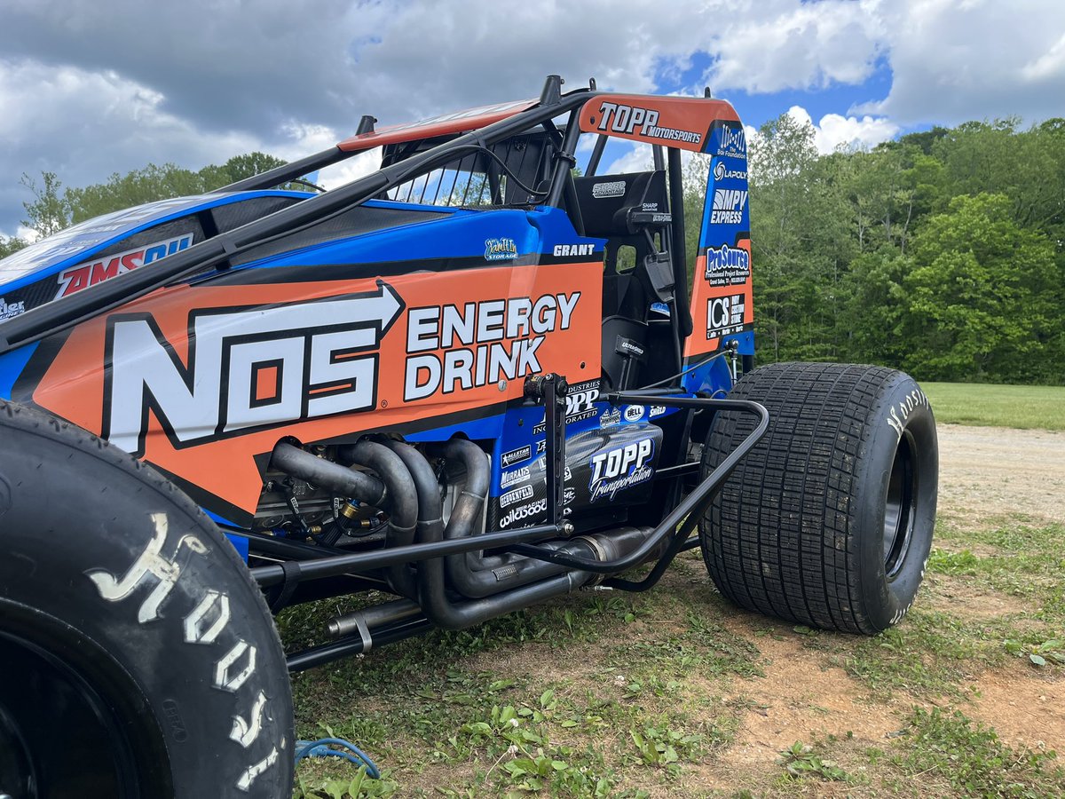 Raceday at Bloomington speedway in the @NosEnergyDrink @mpvexpress @TOPPMotorsports #4! 🤟🏼