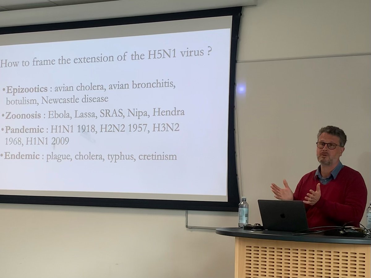 Fascinating talk by @KeckFrederic
in Aarhus this week! Hosted by @BiosocialFor and @ceh_aarhus , Keck presented perspectives from his upcoming book along with fresh insights from his ongoing fieldwork with farmers tackling #AvianInfluenza in France.