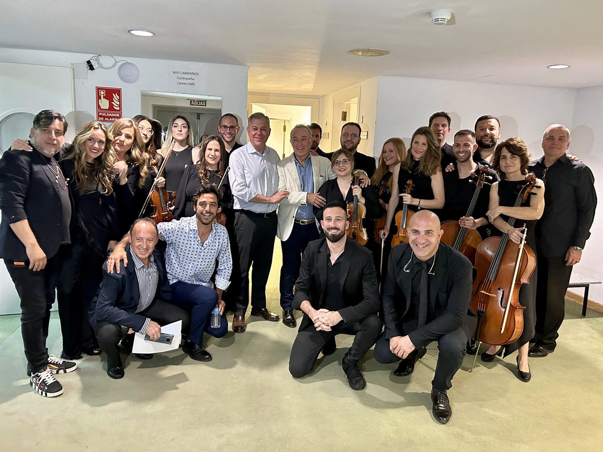 “Soto en Concierto”, magnífica 👏🏻 noche de música en el @Maestranza con @JOSEMANUELSOTO1, sus éxitos en más de tres décadas de carrera, y todo su equipo de grandes músicos 🎻