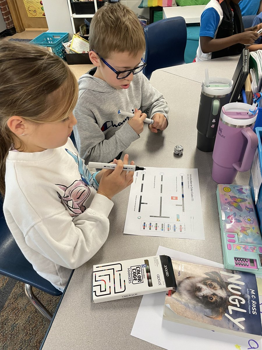 Ketchingham34's tweet photo. Coding with ozobots! Thank you WEF for these amazing little robots! 2nd graders are learning to code and having a blast! #winfield34 #winfiededucationfoundation #ozobots https://t.co/NqSIdL08tm
